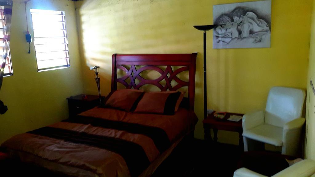 Hostel Casa Ricky'S Orange Walk Zewnętrze zdjęcie