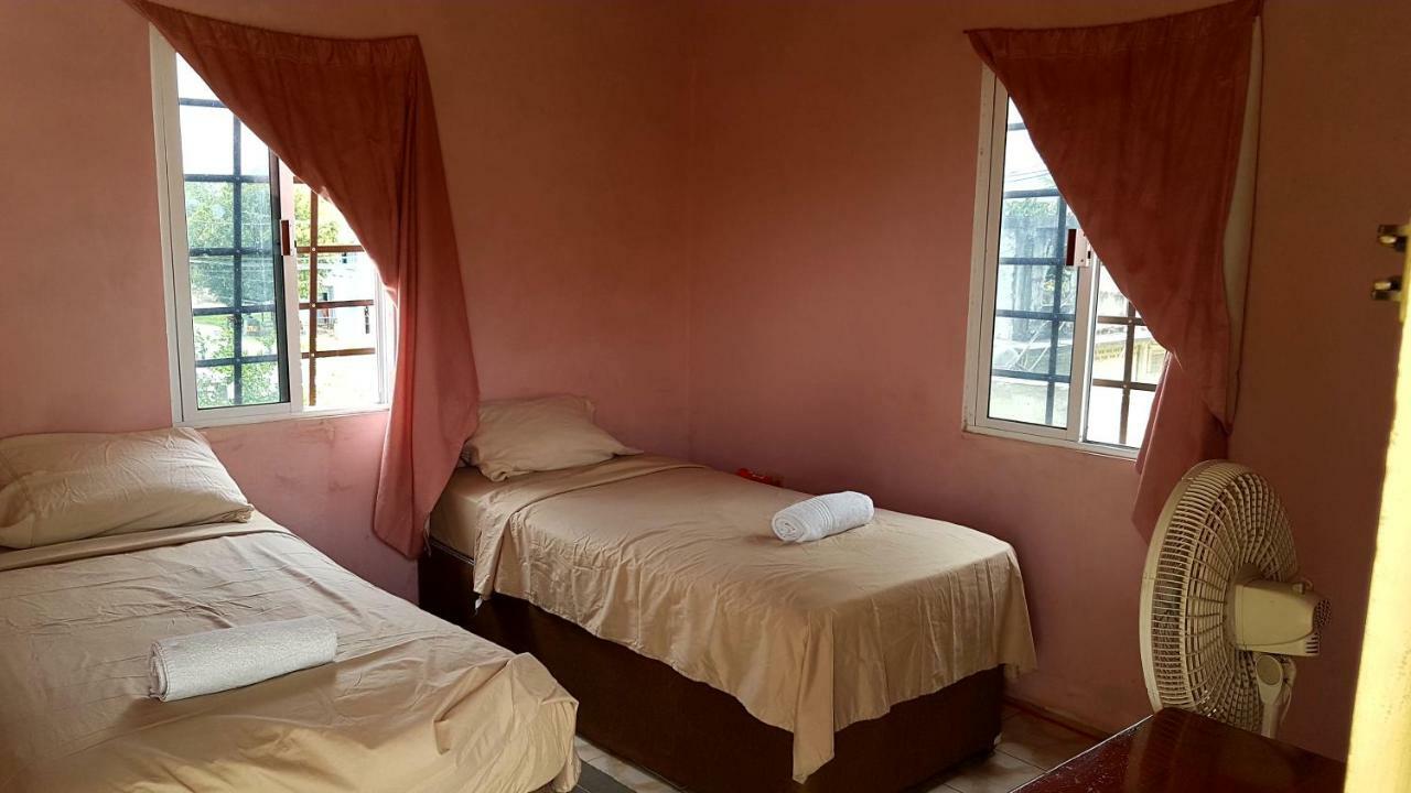 Hostel Casa Ricky'S Orange Walk Zewnętrze zdjęcie
